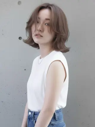 ミディアム カラー 🉐渋谷・ブリーチ ⭐️縮毛モデル🉐のヘアスタイル
