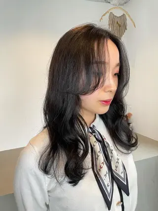 セミロング カラー ヘアアレンジ REONA🪽✨薬院 レイヤーカット🫧のヘアスタイル