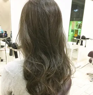 ロング カラー 中村 よしひでのヘアスタイル