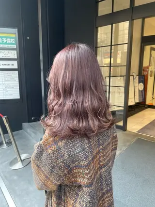 ミディアム BELLA ナナカのヘアスタイル