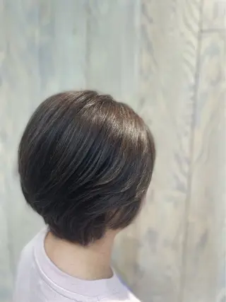 ショート 亀田 実花のヘアスタイル