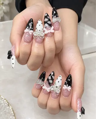 ネイル MIKA RUBY NAIL SLONのネイルデザイン