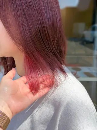 カラー トップディレクター アヤカのヘアスタイル