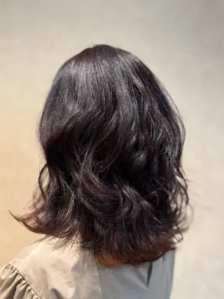ミディアム 吉永 衣織のヘアスタイル