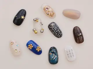 ネイル i+ söpö .nのネイルデザイン