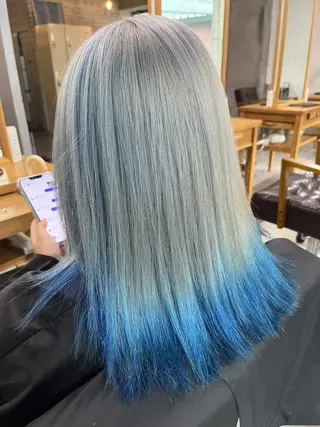 カラー 秋山 美奈のヘアスタイル