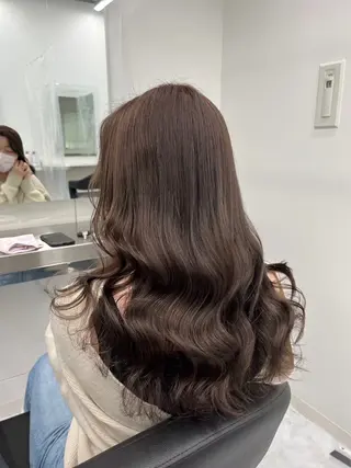 セミロング レイヤーカット 透明感カラーカッチのヘアスタイル