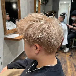 ショート カラー 縮毛髪質改善カケル 透明感カラー✨のヘアスタイル