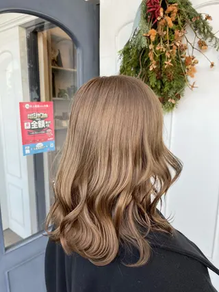 セミロング カラー RuLaN AMIのヘアスタイル