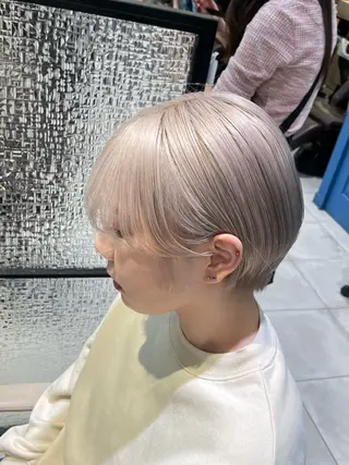 ショート カラー 吉原葵/ハイトーン /インナーカラーのヘアスタイル