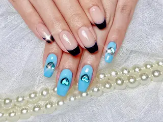 ネイル 🦋 Queenieのネイルデザイン