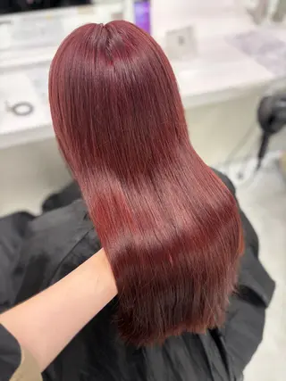 ロング 赤髪/ワインレッド/ 韓国系 まなかのヘアスタイル