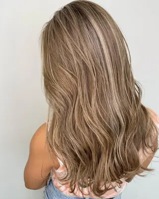 セミロング カラー ブリーチ 透明感HIDEのヘアスタイル