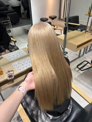 ロング カラー ヘアアレンジ ベージュ/グレージュ 🧸あやか/表参道のヘアスタイル