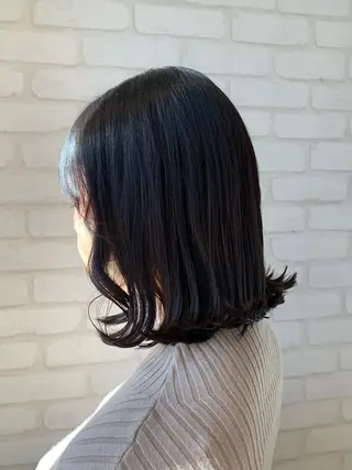 ミディアム 秋葉 万柚子のヘアスタイル