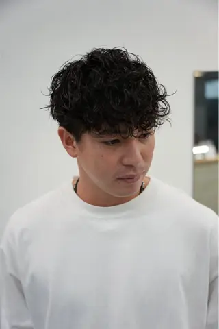 ショート スパイキーショート パーマ　具志堅　太志のヘアスタイル