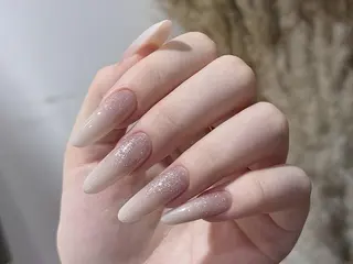 ネイル Queenie 🦋のネイルデザイン