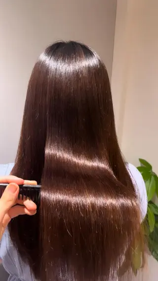ロング 髪質改善・縮毛矯正 特化・ユウシンのヘアスタイル