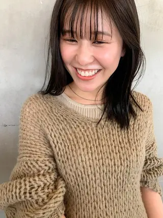 セミロング カラー 榑松 恵里のヘアスタイル