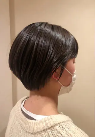 ショート カラー 平山 美緒のヘアスタイル