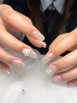 ネイル 池袋Uni nail 上品シンプルデザインのネイルデザイン