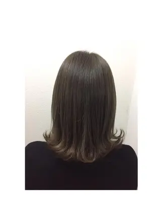 ミディアム カラー shi hoのヘアスタイル