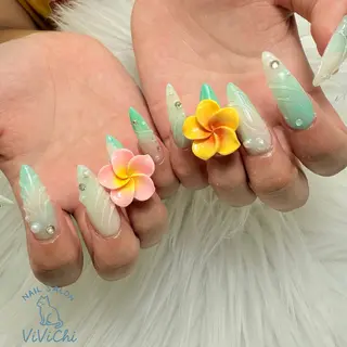 ネイル ViViChi 梨帆のネイルデザイン