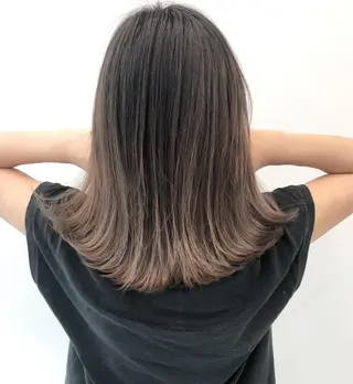 ミディアム カラー ヘアアレンジ 【公式】amble luxe池袋東口🩷のヘアスタイル