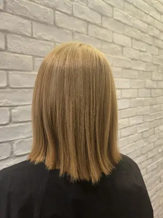セミロング preak TOMOのヘアスタイル