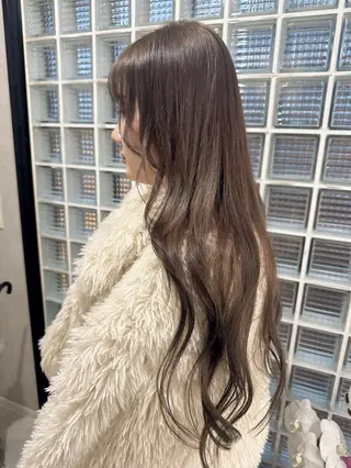ロング カラー 赤み無し柔らかカラー 【梅田】madokaのヘアスタイル
