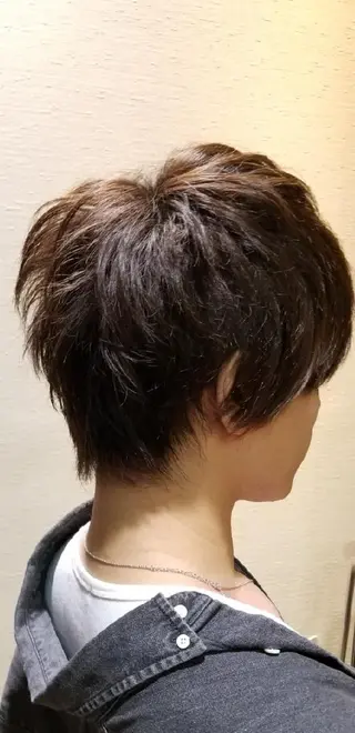 ショート カラー 高口 雅のヘアスタイル