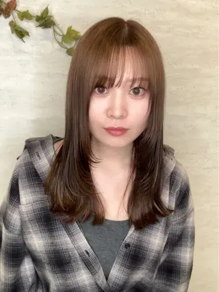 ミディアム カラー 赤間 飛鳥のヘアスタイル