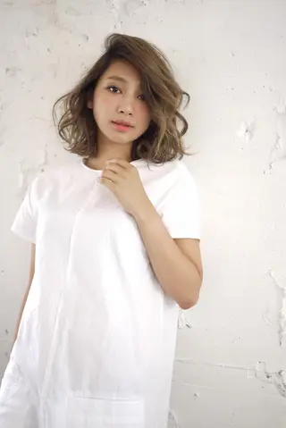 ミディアム セミロング カラー パーマ 若杉 諒のヘアスタイル