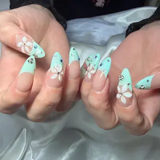 ネイル nailroom sb𓈒𓂂𓏸のネイルデザイン