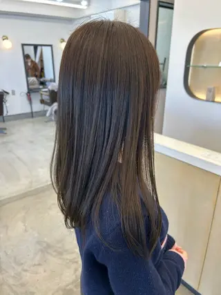 ロング 本澤 朋香のヘアスタイル
