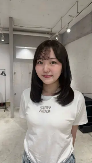 ミディアム カラー あんな🦋レイヤー カット/透明感カラーのヘアスタイル