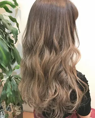 ロング カラー パーマ ヘアアレンジ 🍋透け感カラー🍃 オリーブ🍐Kahoのヘアスタイル