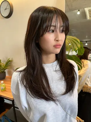 セミロング レイヤーカット\ウル フ　chinatsuのヘアスタイル