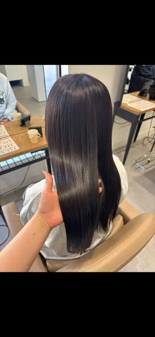 カラー 彦坂 優月のヘアスタイル