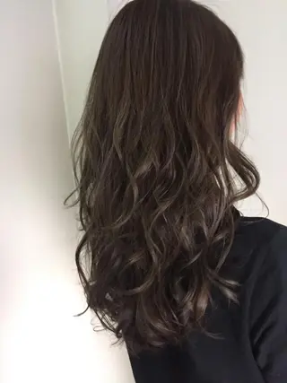 ミディアム セミロング ロング カラー パーマ 若杉 諒のヘアスタイル