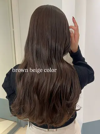 ミディアム 成岡 愛美のヘアスタイル