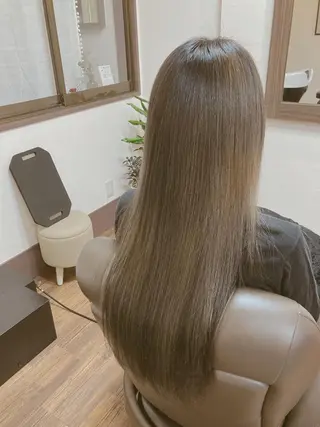 ロング 池岡 洋子のヘアスタイル