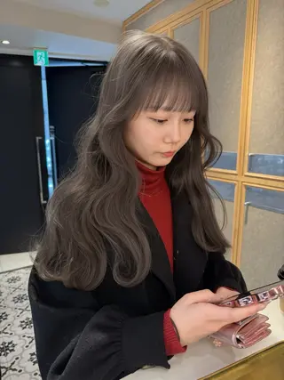 ロング 淡いハイトーンカラー レイヤーカットゆうかのヘアスタイル