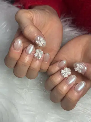 ネイル LAVISH 大和店 emi・:*+のネイルデザイン