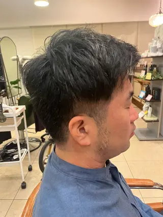 メンズ 亀井 美里のヘアスタイル