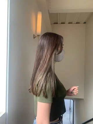 セミロング カラー 本間 結衣のヘアスタイル