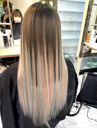 ロング カラー 佐伯 りょうのヘアスタイル