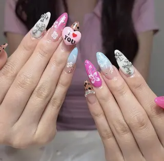 ネイル Luna Nailsのネイルデザイン