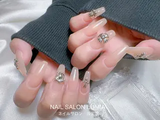 ネイル ネイルサロン ルミア Lumia 店長施術のネイルデザイン