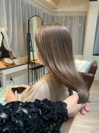 ロング カラー 本間 結衣のヘアスタイル